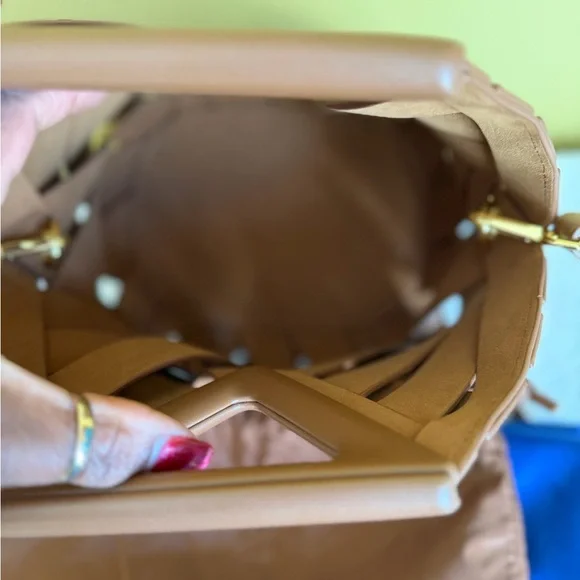 VeranoHill Natalie Woven Leather Tote Bag - Picture 4 of 6